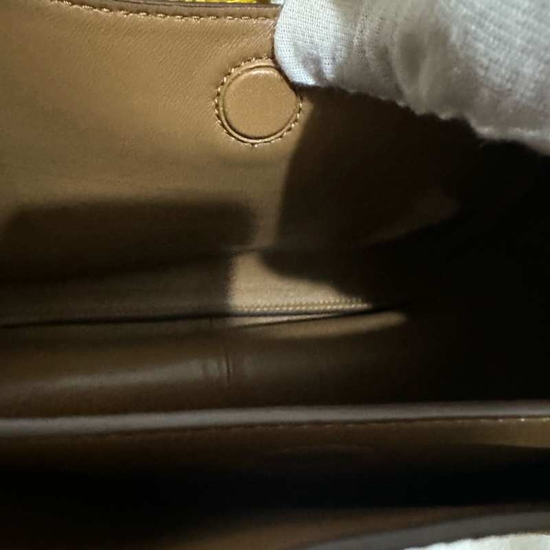 售出)PRADA三角Logo菜籃子托特包-20