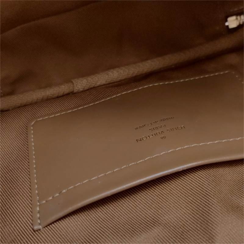 Louis Vuitton (LV) Utility 植鞣革 Monogram 印花 記者包 斜挎包 單肩包 晶片款-10
