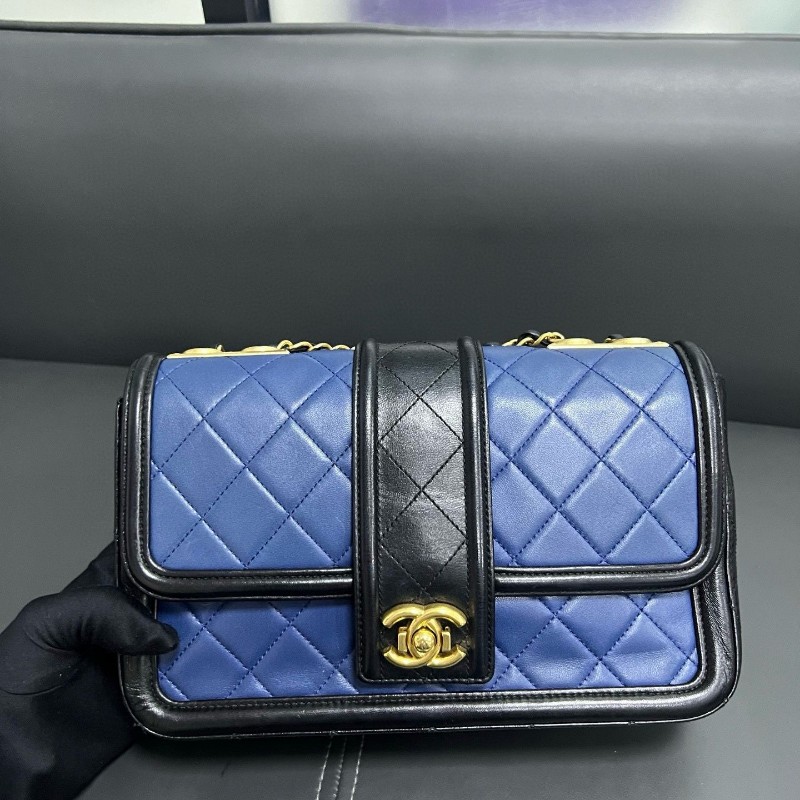Chanel flap bag-5