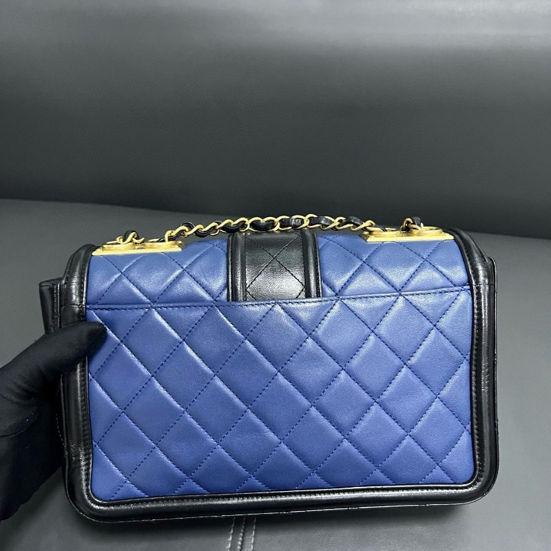 Chanel flap bag-6