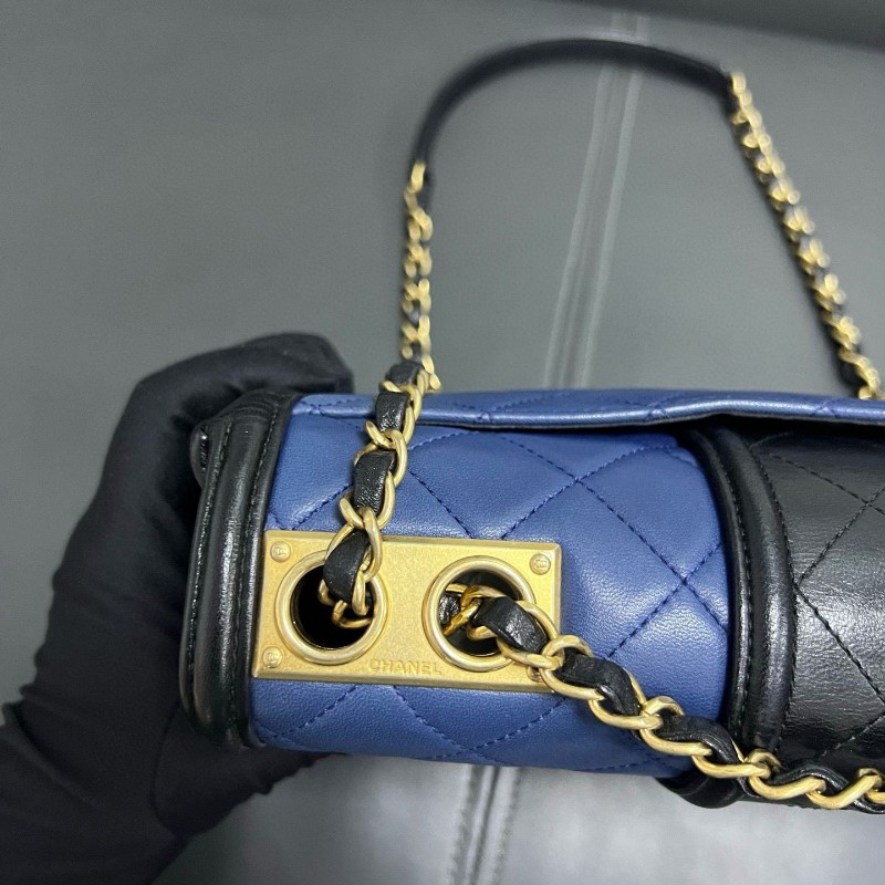 Chanel flap bag-17