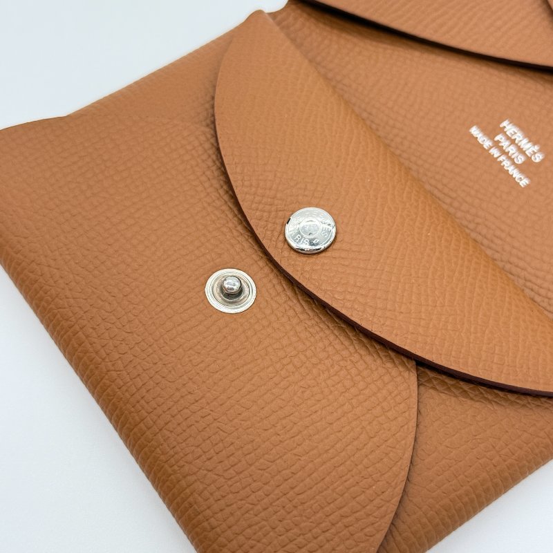 HERMES 愛馬仕 金棕色  Epsom 牛皮 銀釦 Duo Calvi 雙面 零錢包 卡包｜B刻 2023年-3