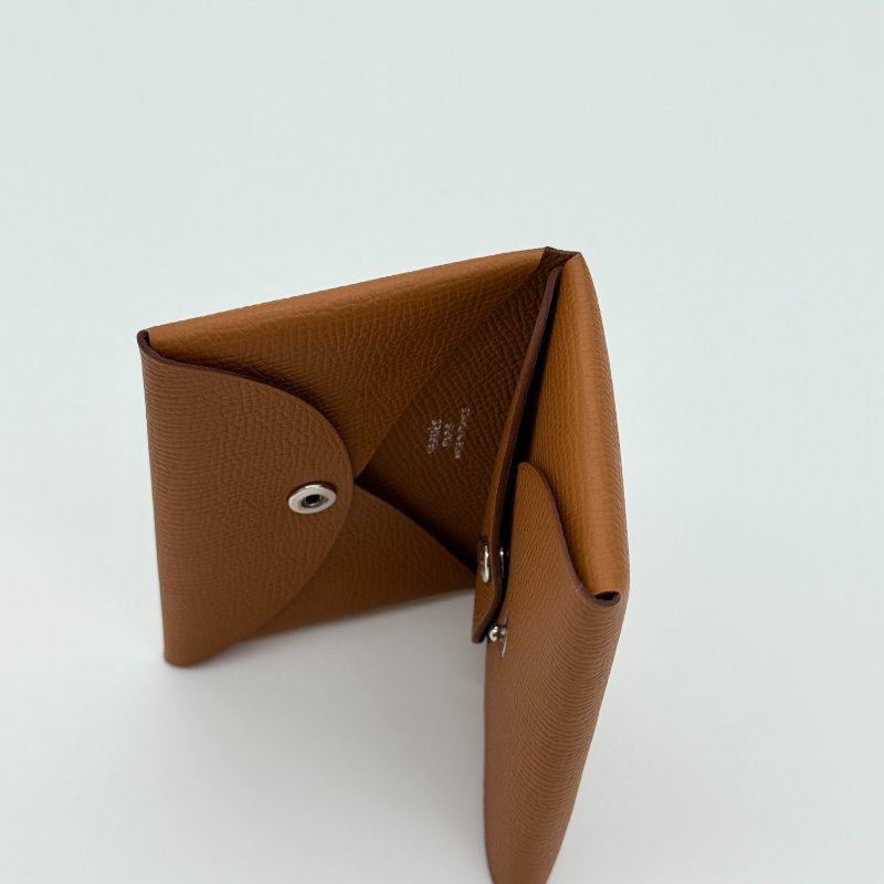 HERMES 愛馬仕 金棕色  Epsom 牛皮 銀釦 Duo Calvi 雙面 零錢包 卡包｜B刻 2023年-5