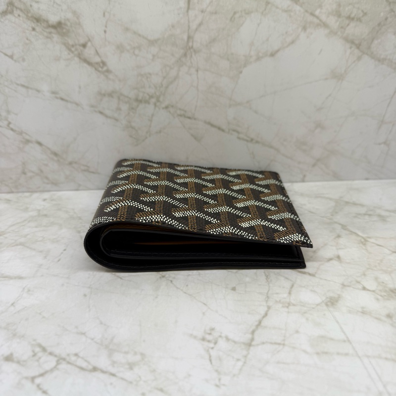 GOYARD咖色老花內拚黑對開短夾-2