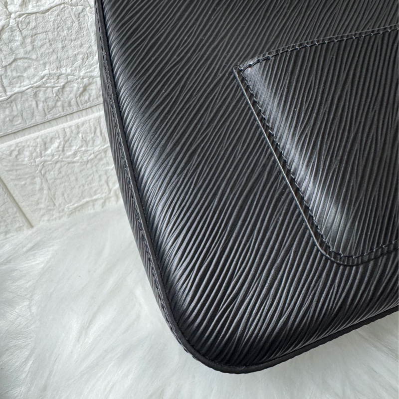 LOUIS VUITTON Epi Marelle 肩背袋（晶片款）-3