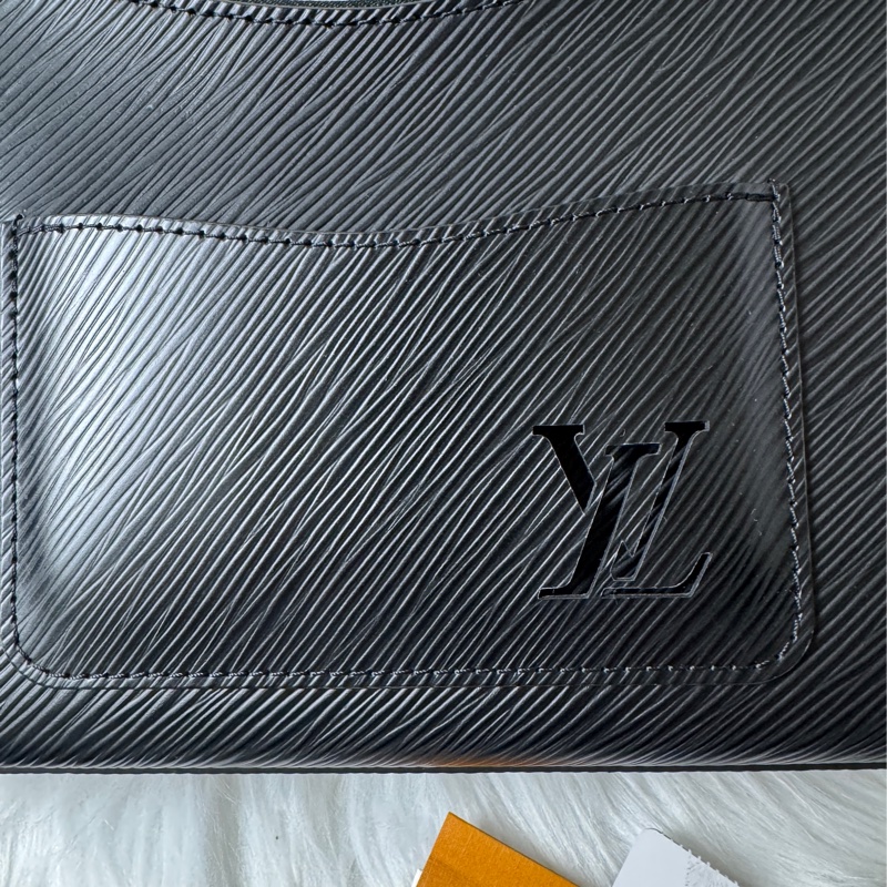 LOUIS VUITTON Epi Marelle 肩背袋（晶片款）-4