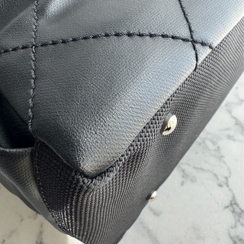 Chanel 黑色比亞里茲大款肩背包-11