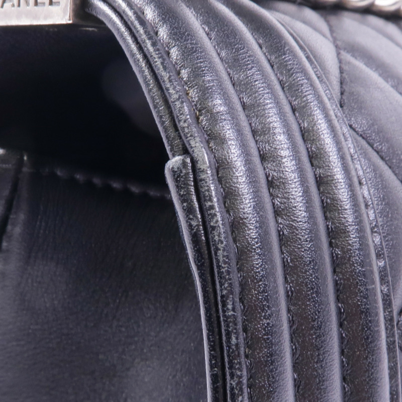 CHANEL 羊皮皮革Boy 25銀扣鏈帶肩背袋-14