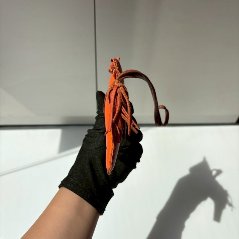 Hermes 橘色皮革小馬吊飾-4
