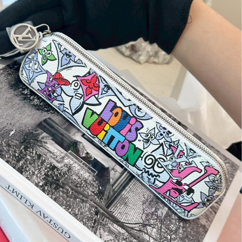 Louis Vuitton 限量塗鴉鉛筆袋-7