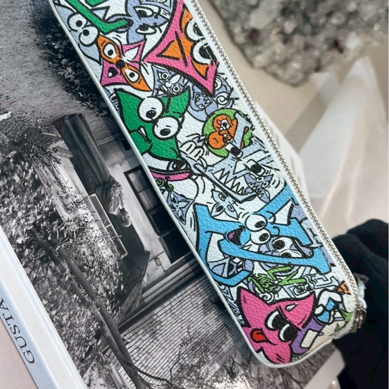 Louis Vuitton 限量塗鴉鉛筆袋-9