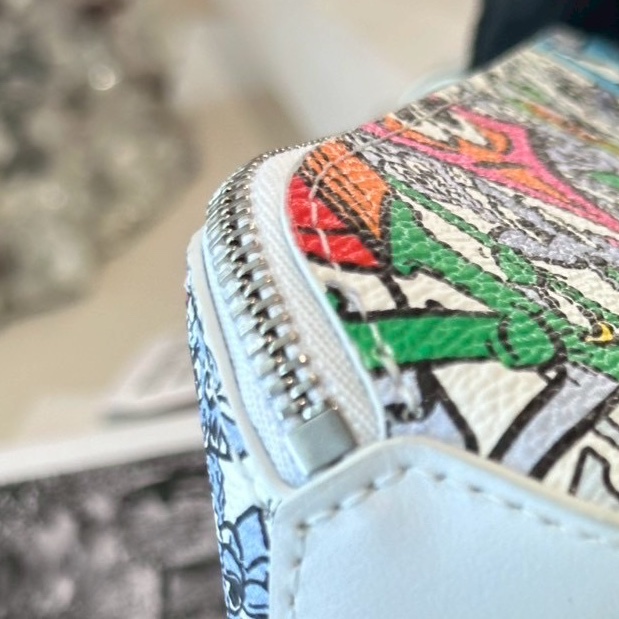 Louis Vuitton 限量塗鴉鉛筆袋-19