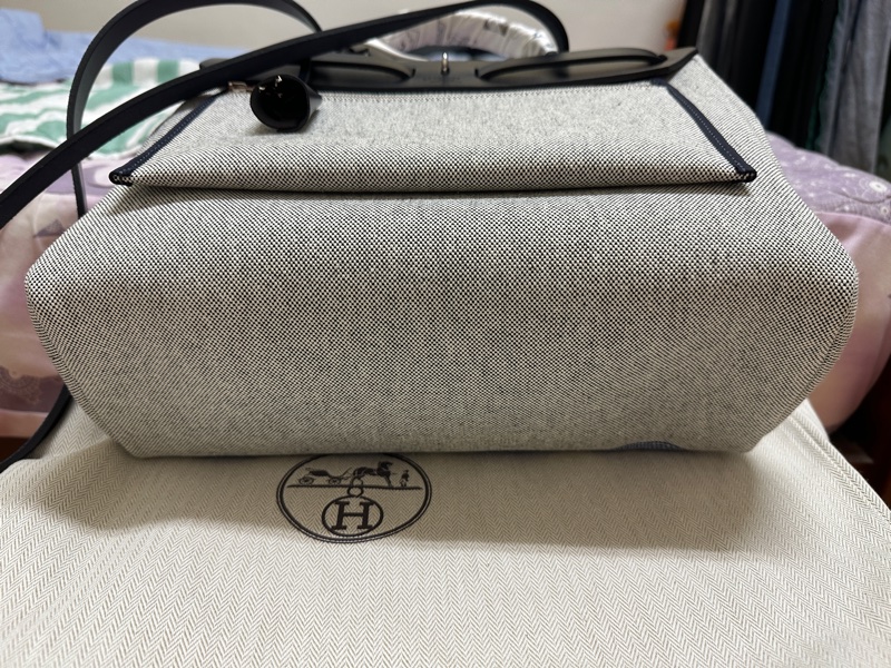 Hermes 愛馬仕 Herbag 31 (訂製款)深藍色銀扣 不含絲巾-2