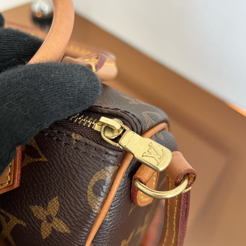 #全網最便宜#停產 Louis Vuitton Speedy Nano枕頭包-17