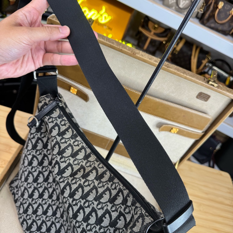 上架中🔑Dior 黑老花斜挎流浪包-11