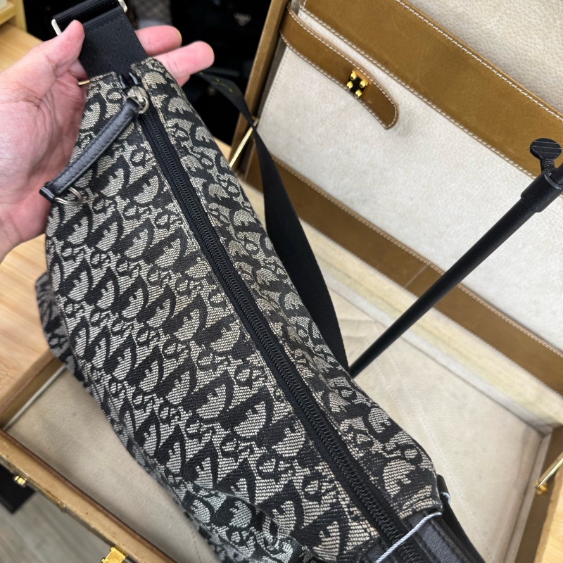 上架中🔑Dior 黑老花斜挎流浪包-12