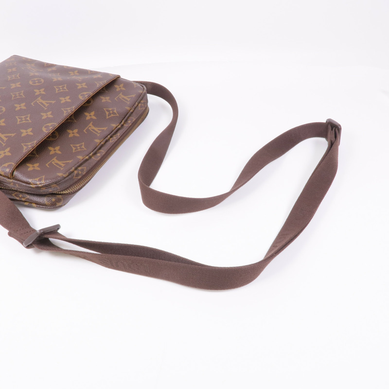 LOUIS VUITTON Monogram Trotteur Beaubourg金扣肩背袋-4
