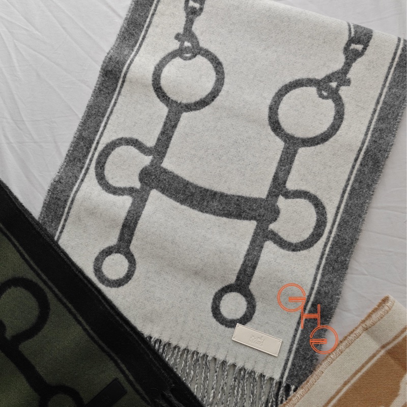 愛馬仕25羊絨秋冬圍巾/灰和白色/ 30x 160cm ( 全新）-0