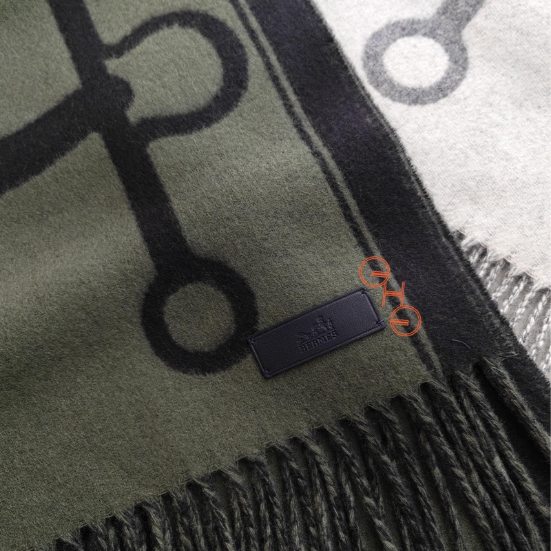 愛馬仕25羊絨秋冬圍巾/灰和白色/ 30x 160cm ( 全新）-4