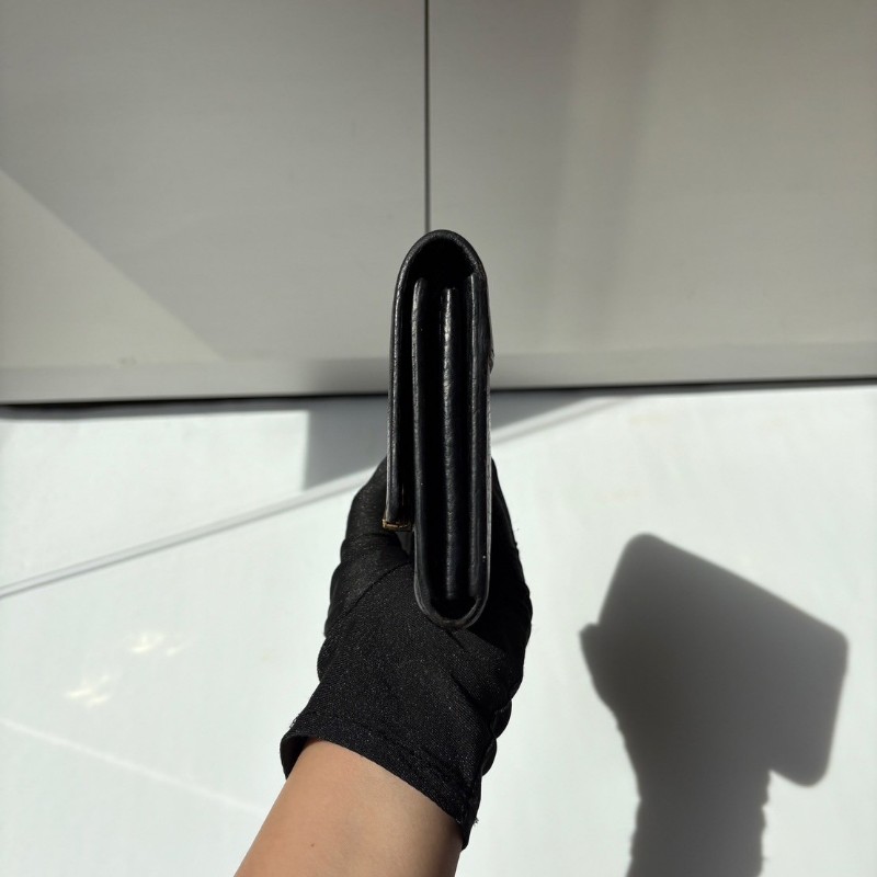 LV 黑皮限量金屬字花蓋 長夾-9