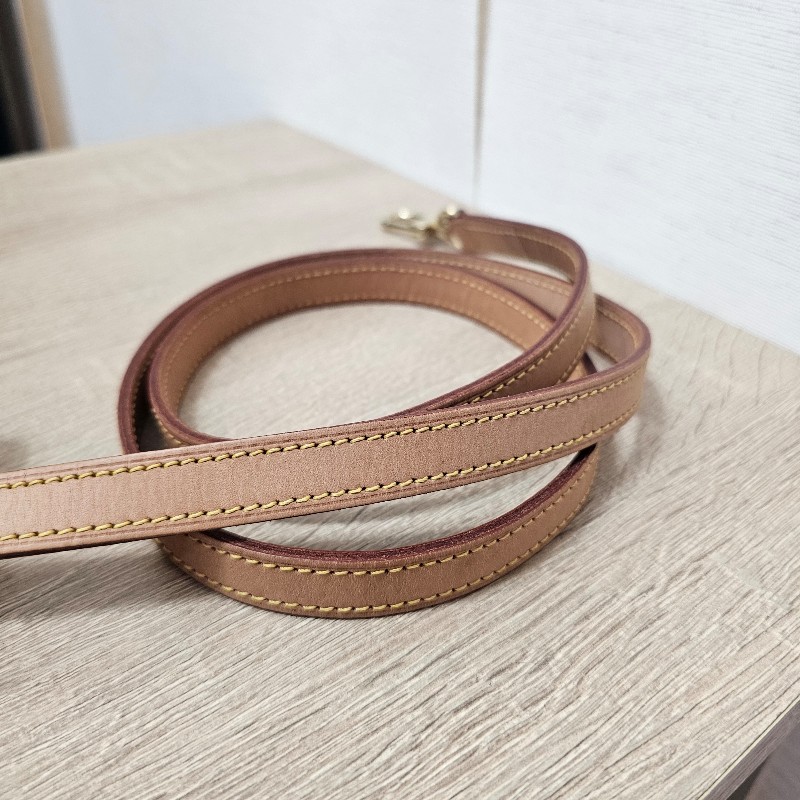 [稀有好物❣️] LV苯染皮金釦斜背帶-2