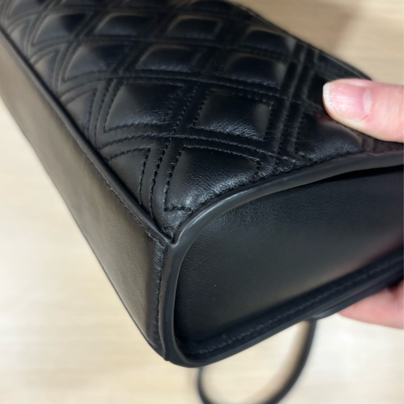 TORY BURCH Fleming 縫線翻蓋小款流蘇 肩背包 斜背包 二用包(黑色)-14