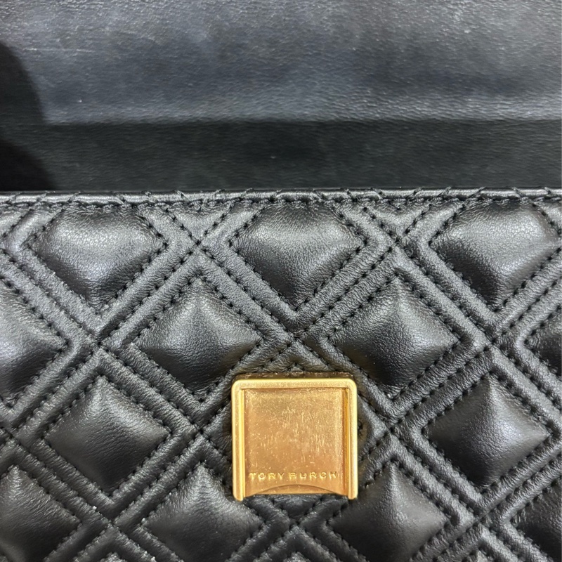 TORY BURCH Fleming 縫線翻蓋小款流蘇 肩背包 斜背包 二用包(黑色)-18