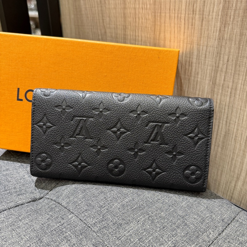 全新LV Emilie 黑色壓紋牛皮拼米色內裏金釦開釦長夾 皮夾 M62369-1