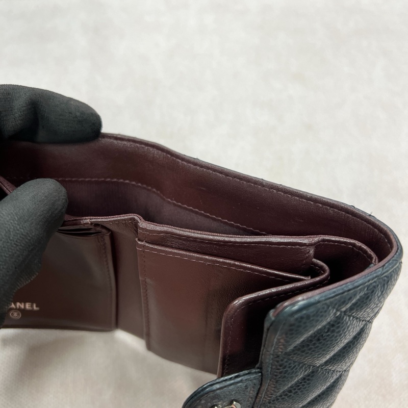 香奈兒 深藍銀扣 三折短夾-7