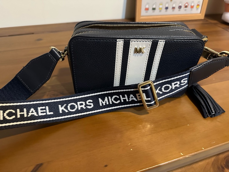 MICHAEL KORS 海軍藍相機包-1