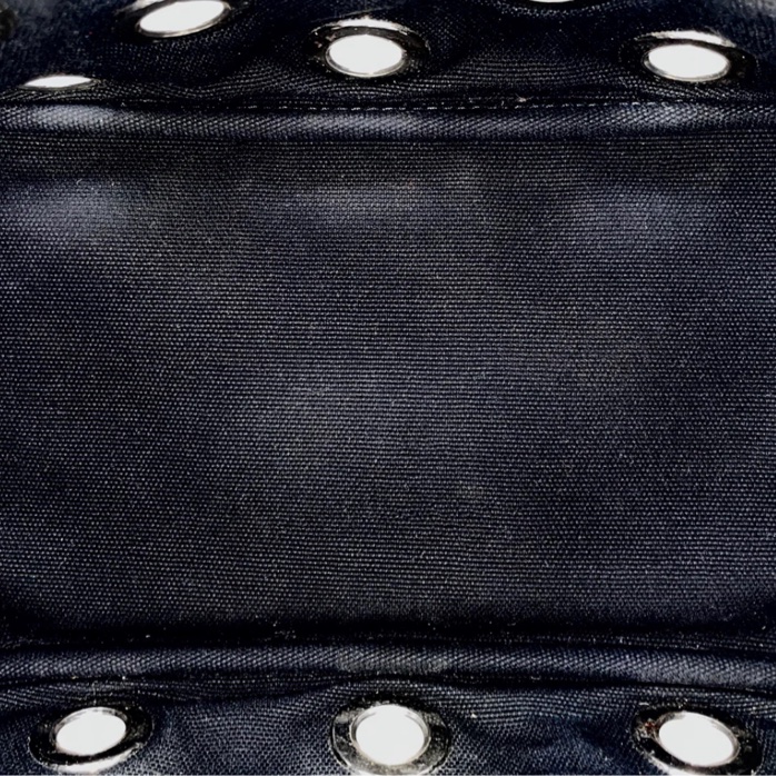 「JL精品代購」97新prada黑銀洞洞沙灘包小號-10