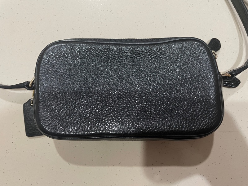 coach隨身斜背包 皮質非常好 吊牌已剪 工作關係 服裝搭配用 搭配服裝使用 型號 53372-2