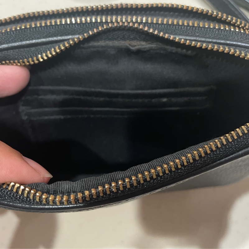 coach隨身斜背包 皮質非常好 吊牌已剪 工作關係 服裝搭配用 搭配服裝使用 型號 53372-8