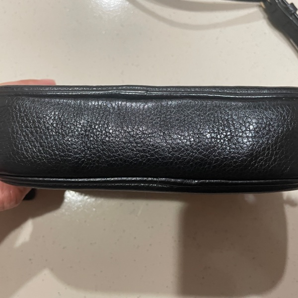 coach隨身斜背包 皮質非常好 吊牌已剪 工作關係 服裝搭配用 搭配服裝使用 型號 53372-11