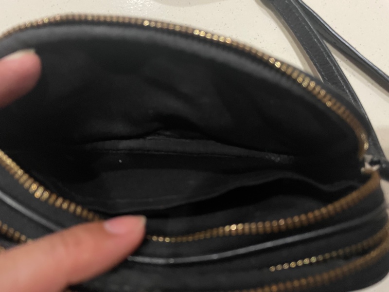 coach隨身斜背包 皮質非常好 吊牌已剪 工作關係 服裝搭配用 搭配服裝使用 型號 53372-12