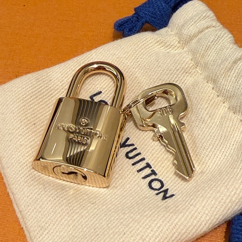 LV 蒙田BB . Montaigne BB 大全配含購證及保卡-24