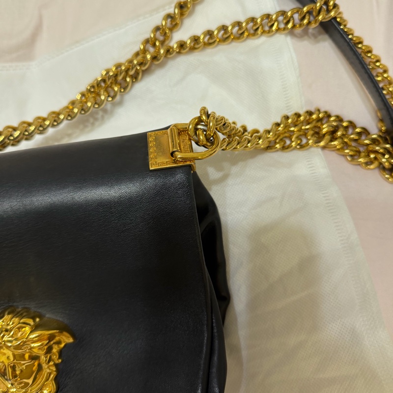 「JL精品代購」9新Versace 美杜莎經典金頭黑色軟皮 鏈條包-21