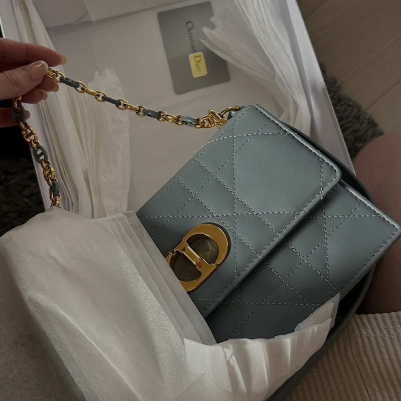 Dior Miss Caro 迷你包 雲藍色 Macrocannage 大籐格紋羊皮-12