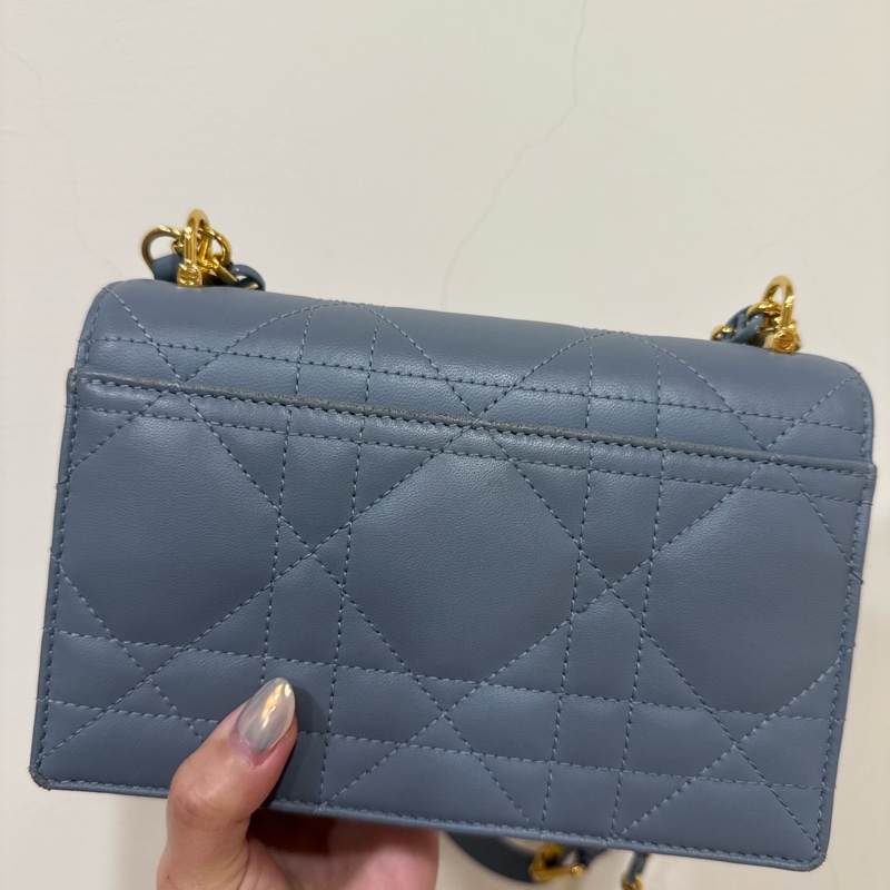 Dior Miss Caro 迷你包 雲藍色 Macrocannage 大籐格紋羊皮-15