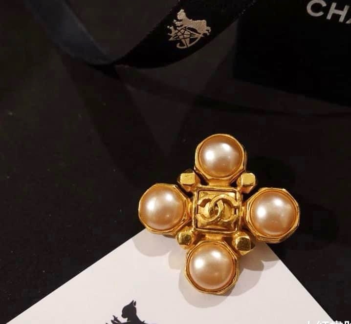 Chanel 珍珠胸針-1