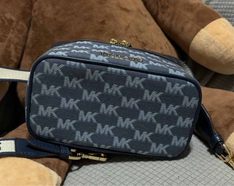 Michael Kors 化妝盒包 側背包 牛仔風-1