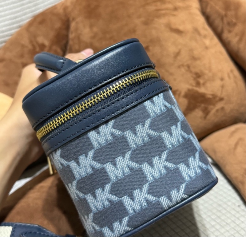 Michael Kors 化妝盒包 側背包 牛仔風-2