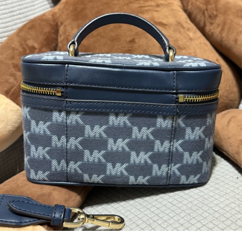 Michael Kors 化妝盒包 側背包 牛仔風-3