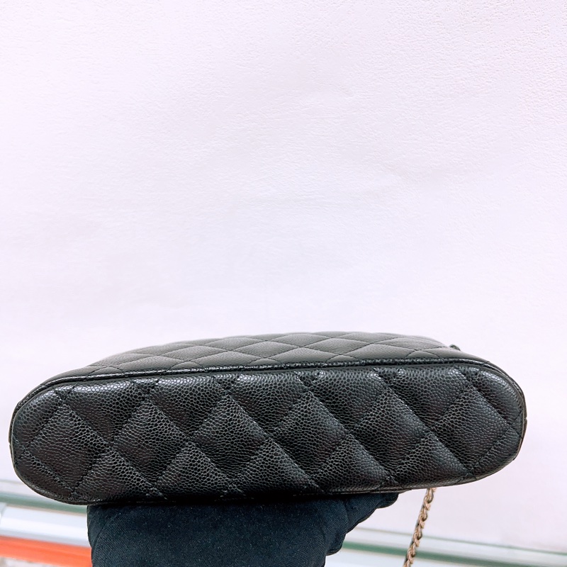 全新 Chanel 25A 黑金牛皮貝殼包/ woc-1