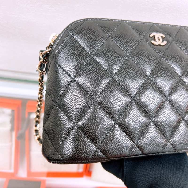 全新 Chanel 25A 黑金牛皮貝殼包/ woc-3