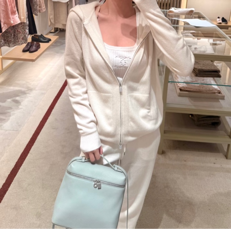 Loro Liana 豆綠色後背包-5