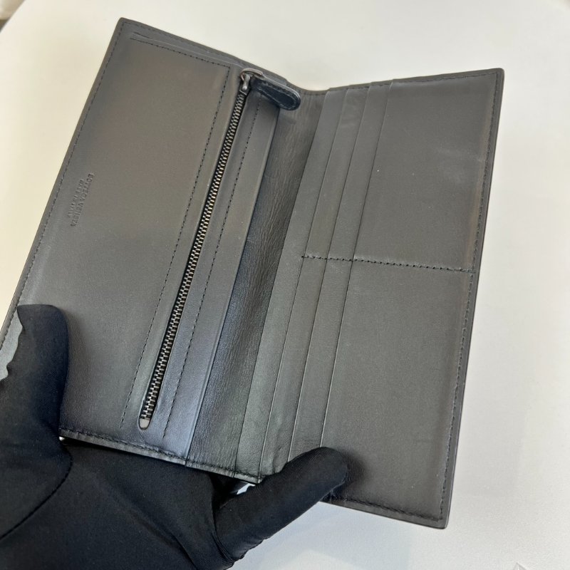 BV 黑細編織對開長夾-4