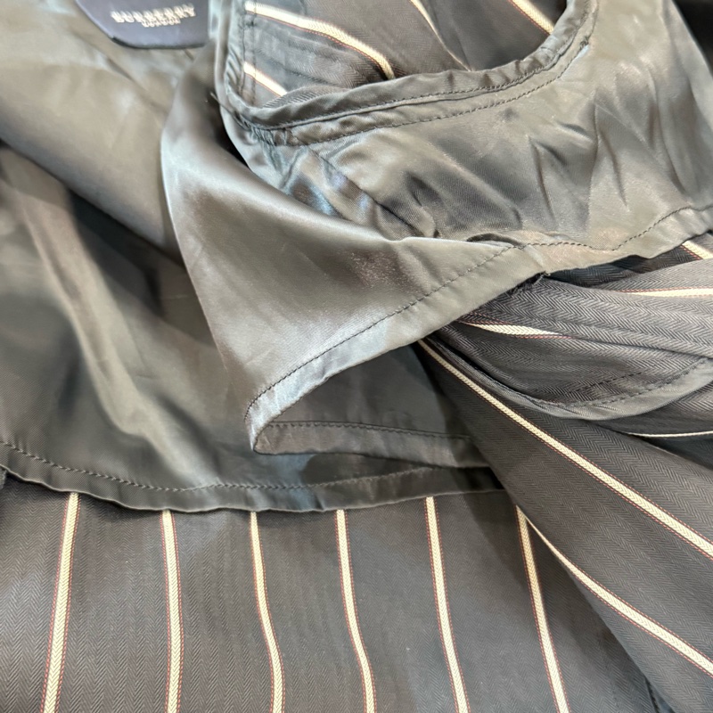 真品Burberry London Blouson 輕質外套 無襯裡後背 男士中號（歐洲S碼）深灰色-17