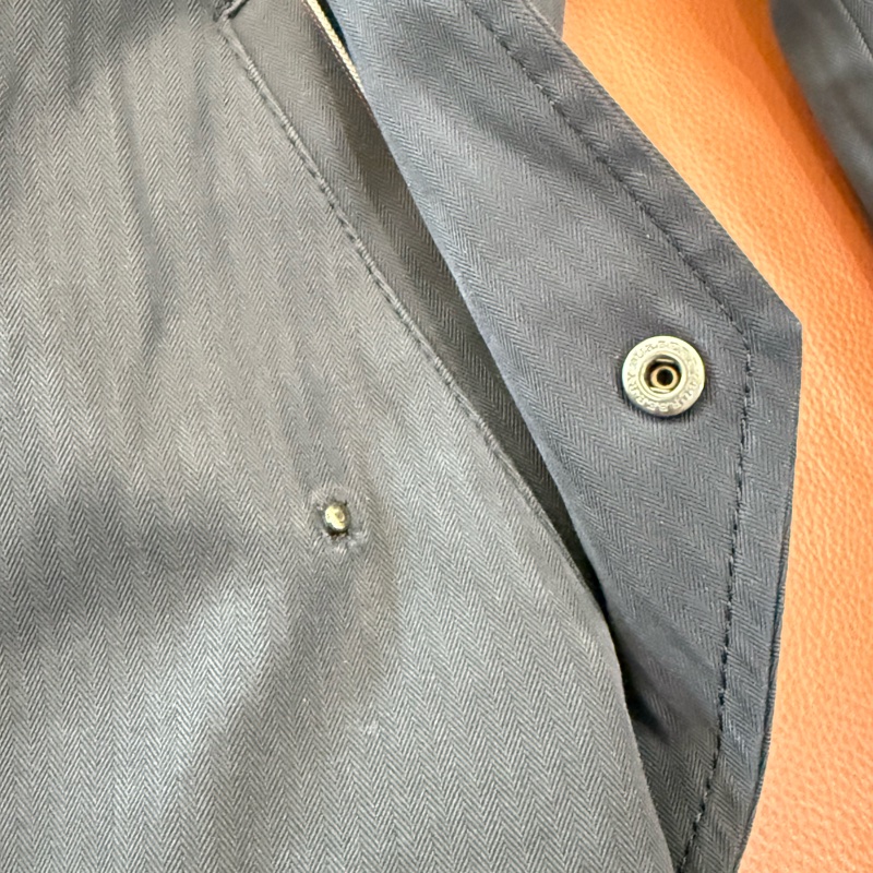 真品Burberry London Blouson 輕質外套 無襯裡後背 男士中號（歐洲S碼）深灰色-23