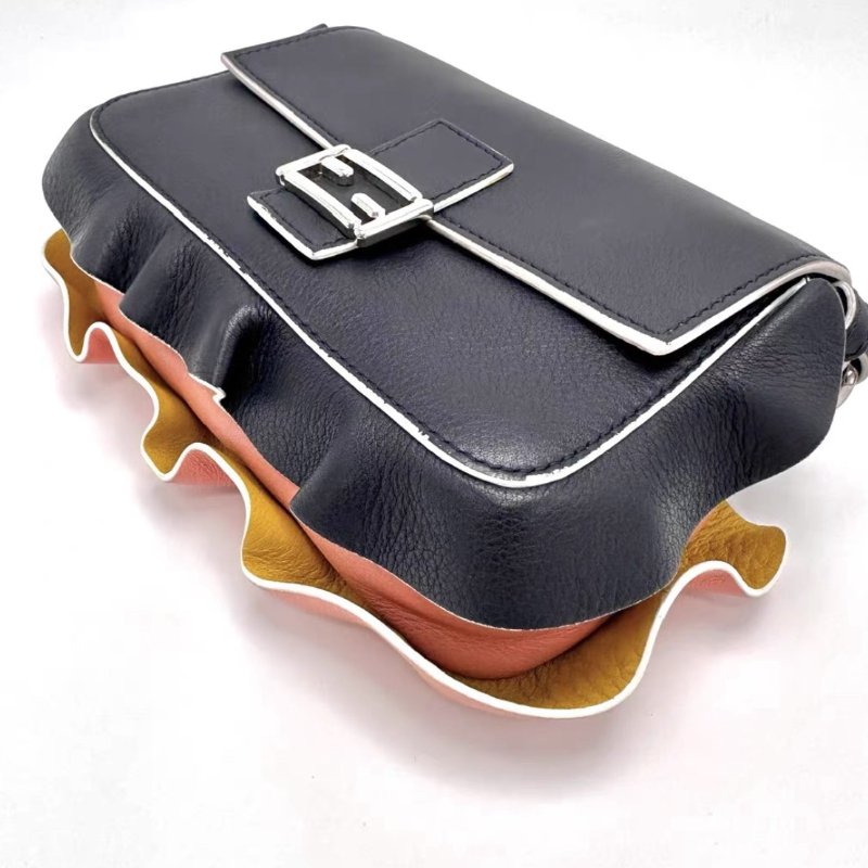 FENDI 拼色雙子星肩背斜背包手提包19*12*7 98新配件塵袋-2